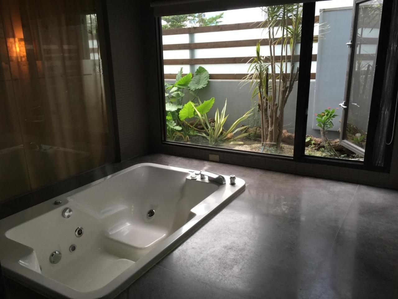 Li-Gin Motel Chiayi City Exterior photo